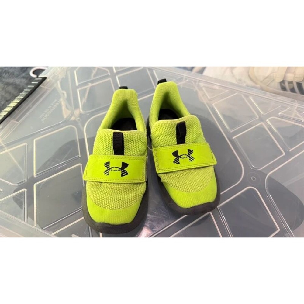 Under armour neon green shoes 10